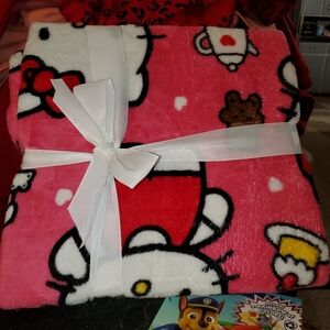 80x50 Hello Kitty Throw